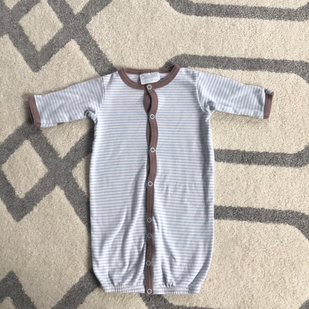 Coccoli newborn gown